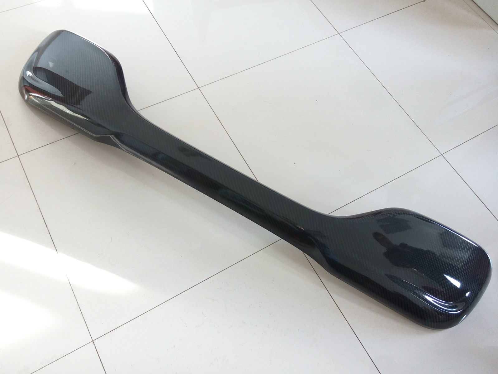 碳纖維汽車(chē)保險(xiǎn)桿